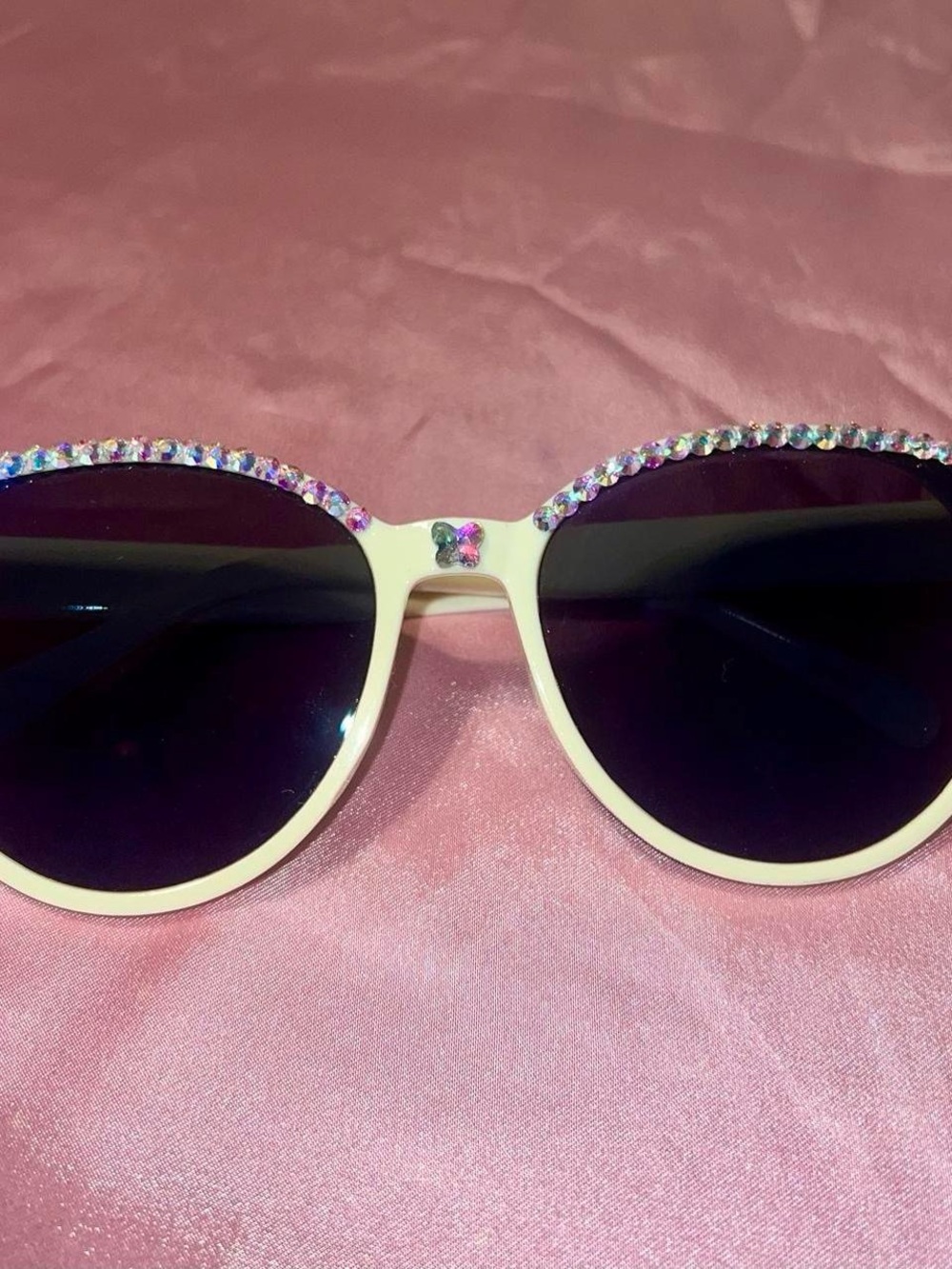 Rhinestone Embellished Round Sunglasses